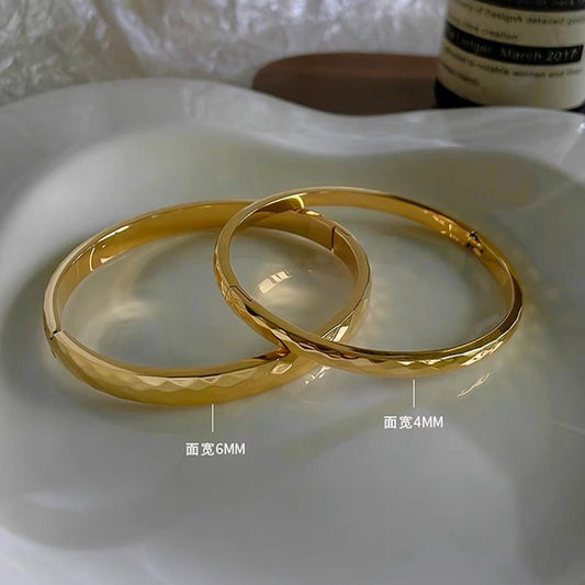 【Cb231225-13B】18K金菱形批花鈦鋼手鐲